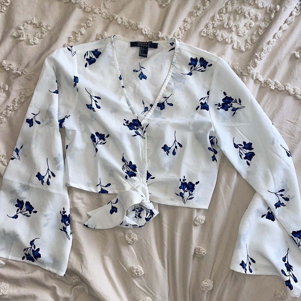 Forever 21 Long Sleeve Floral Crop Top
